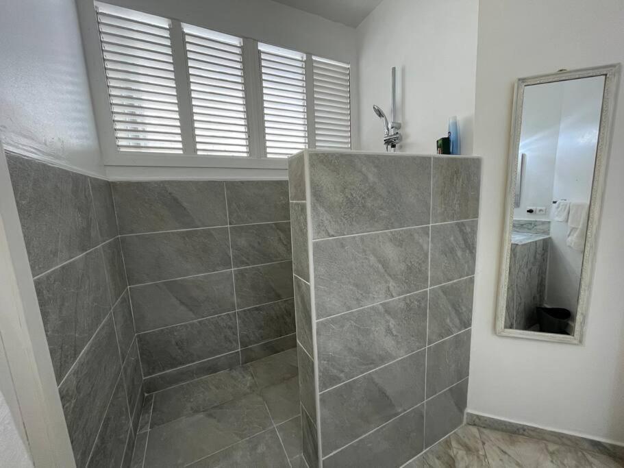 Appart Adorable Proche De La Baie Orientale, Idolem Residence Unite 2 - 57 Rue Du Mont Vernon 1 Cul de Sac Luaran gambar